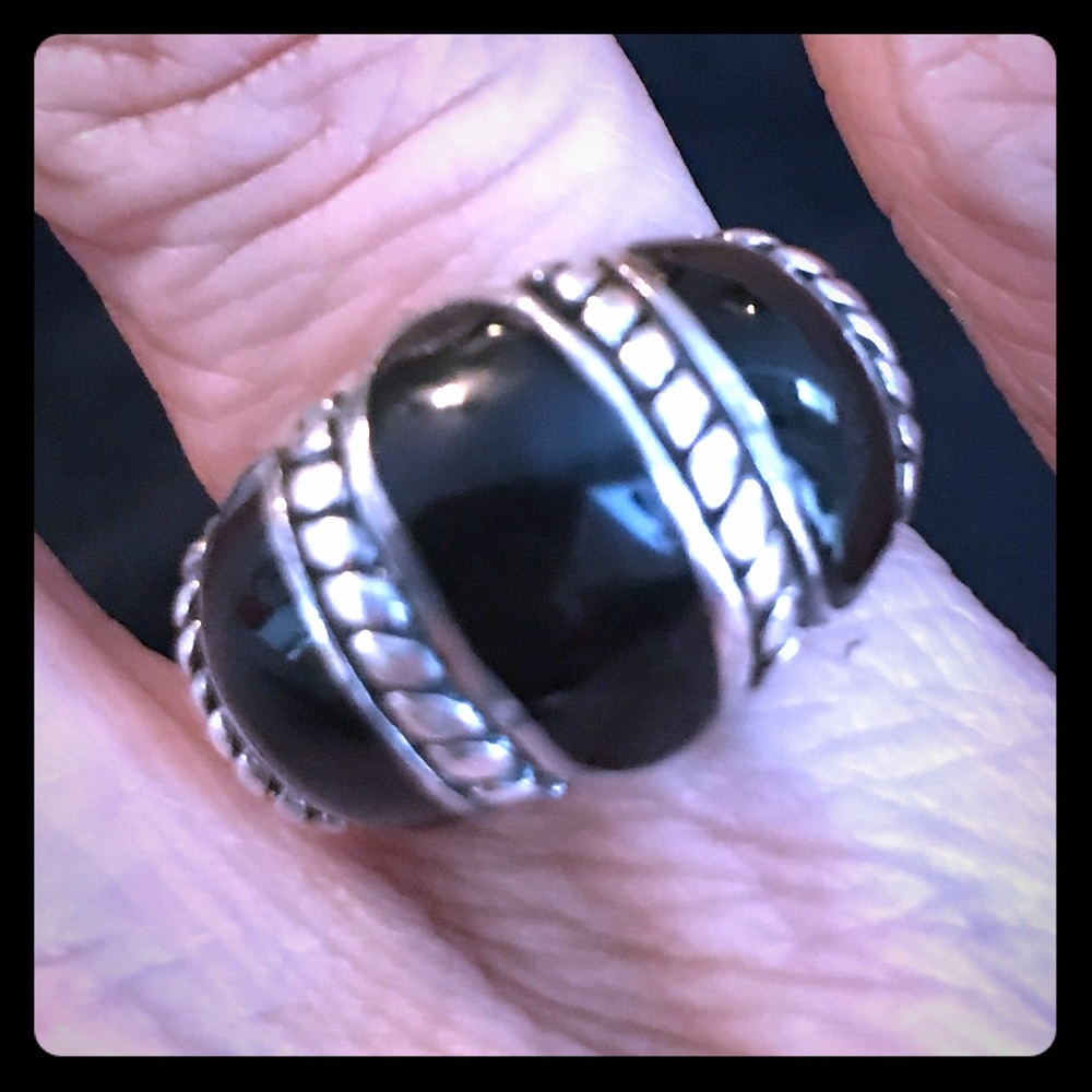 Beautiful Sterling Silver and Black Onix Ring